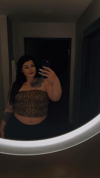 Devine, 25  female escort, Asheville