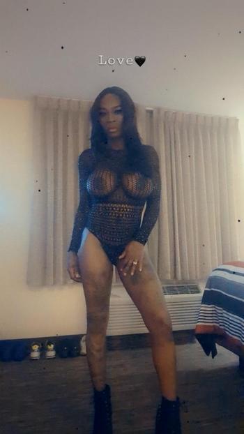 Raeghn, 30  female escort, Asheville